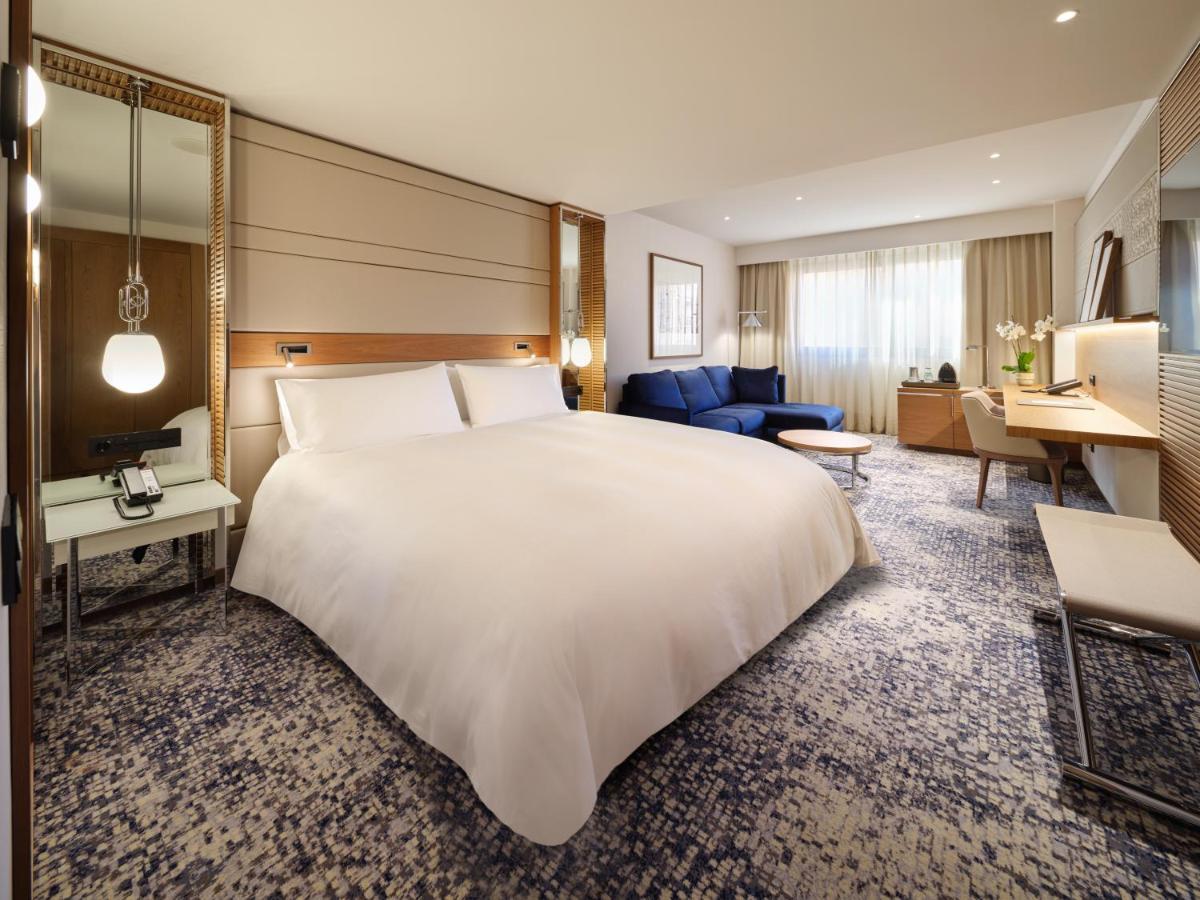 Classic King Room Castle view