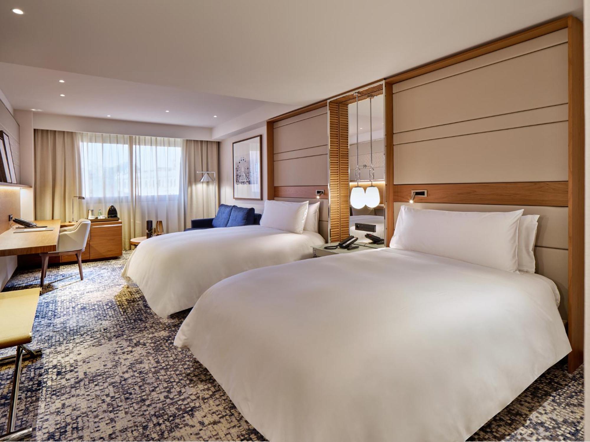 Classic Twin Room Club Lounge Access